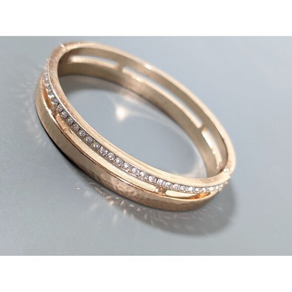 Retro Gold Tone Hammered Style Rhinestone Tennis Bangle Bracelet 7" - Picture 2 of 10